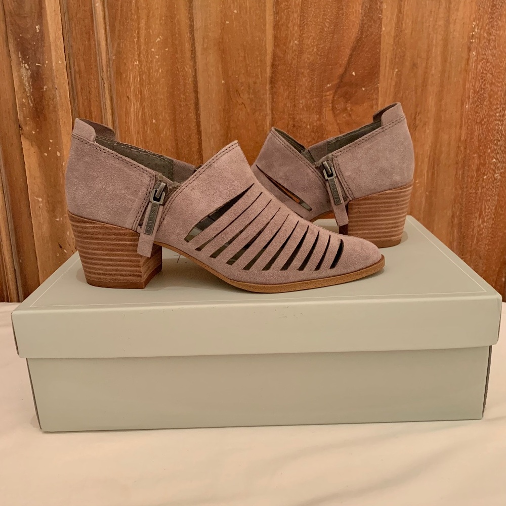 1.State Arnet Taupe Leather Cutout Ankle Booties Size 6M
